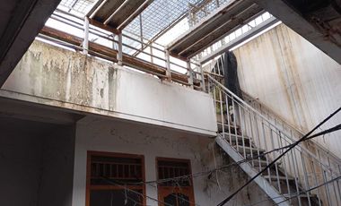 Disewakan Rumah Jl Salak Sektor 1 Solo Baru perlu renovasi ya