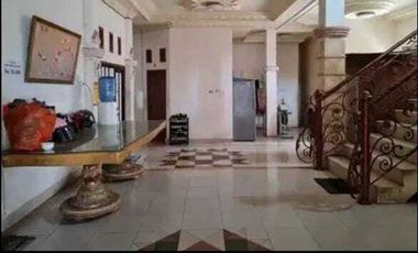 Kost Exclusive & Cafe di Boulevard