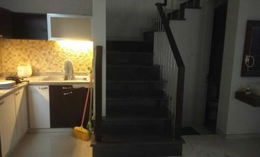Rumah Nyaman 2 Lantai di Tengah Kota Furnish