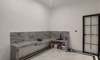 Rumah Baru  Desain Mewah Classic Modern dalam Komplek Kav DKI