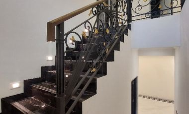 Rumah Baru  Desain Mewah Classic Modern dalam Komplek Kav DKI