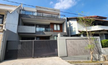 Rumah Baru 3Lantai Bukit Sari View Gunung Ungaran Siap Huni