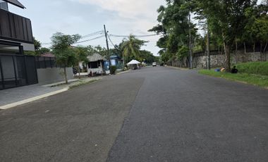 Kavling luas 300m2 12x25 jalan utama/boulevard hadap selatan