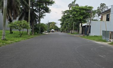 Kavling luas 300m2 12x25 jalan utama/boulevard hadap selatan