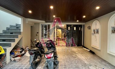 LUXURY TOWNHOUSE WITH PRIVATEPOOL AND UNDERGROUND ELECTRICITY