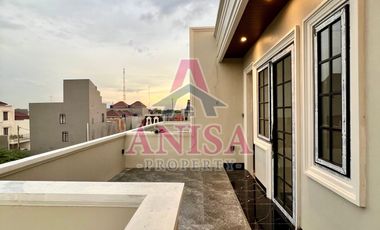 LUXURY TOWNHOUSE WITH PRIVATEPOOL AND UNDERGROUND ELECTRICITY