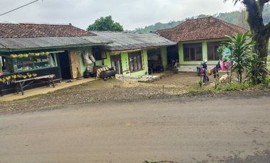 Rumah 2 Unit + Warung 1 Unit, Lt. 600 m, Darangdan, Purwakarta..