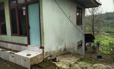 Rumah 2 Unit + Warung 1 Unit, Lt. 600 m, Darangdan, Purwakarta..