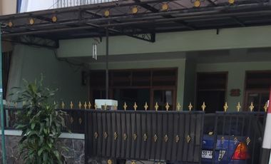 Disewa rumah 2 lantai Duren Sawit Jakarta Timur