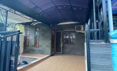 DIJUAL MURAH RUMAH 2 LT DI METLAND MENTENG CAKUNG JAKARTA TIMUR