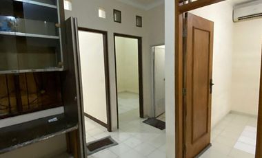 DIJUAL MURAH RUMAH 2 LT DI METLAND MENTENG CAKUNG JAKARTA TIMUR