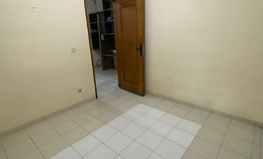 DIJUAL MURAH RUMAH 2 LT DI METLAND MENTENG CAKUNG JAKARTA TIMUR