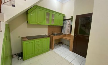 DIJUAL MURAH RUMAH 2 LT DI METLAND MENTENG CAKUNG JAKARTA TIMUR