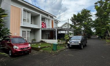 Rumah 2 Lantai di Bukit Baruga