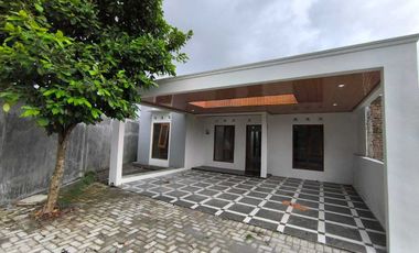 Rumah Baru Siap Huni Jl Godean di GRIYA FLORA AMARTA YOGYAKARTA