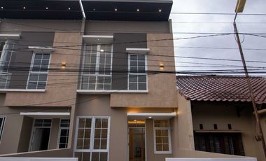 Rumah baru 2 lantai komplek cisaranten arcamanik kota Bandung