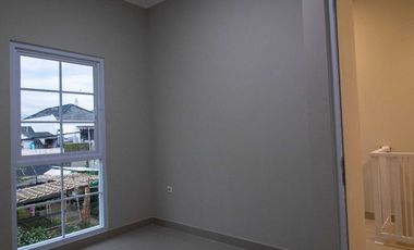 Rumah baru 2 lantai komplek cisaranten arcamanik kota Bandung