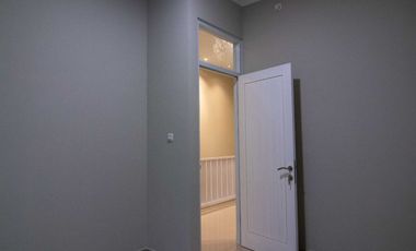 Rumah baru 2 lantai komplek cisaranten arcamanik kota Bandung