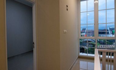 Rumah baru 2 lantai komplek cisaranten arcamanik kota Bandung