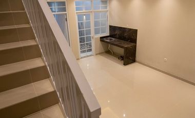 Rumah baru 2 lantai komplek cisaranten arcamanik kota Bandung