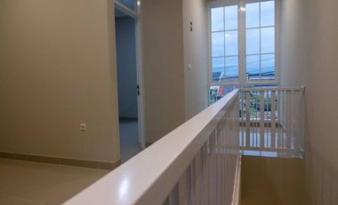 Rumah baru 2 lantai komplek cisaranten arcamanik kota Bandung