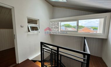 Rumah Baru minimalis modern dekat pusat belanja