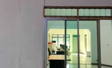 RUMAH 2 LANTAI LOKASI STRATEGIS PINGGIR JL RAYA, PULOMAS JAKARTA TIMUR