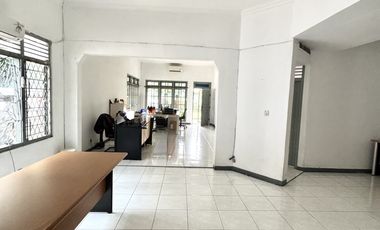 RUMAH 2 LANTAI LOKASI STRATEGIS PINGGIR JL RAYA, PULOMAS JAKARTA TIMUR