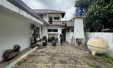 RUMAH 2 LANTAI LOKASI STRATEGIS PINGGIR JL RAYA, PULOMAS JAKARTA TIMUR