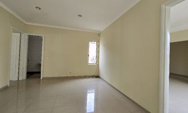 Disewakan rumah siap huni orlanda hadap utara di alam sutera