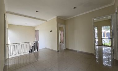 Disewakan rumah siap huni orlanda hadap utara di alam sutera