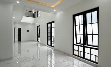 Rumah Mewah Dalam Townhouse Dekat Akses Tol Brigief Di Jagakarsa
