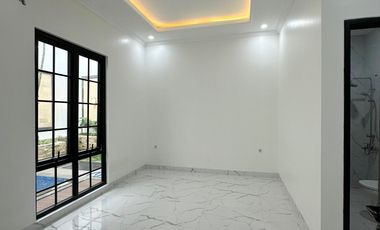 Rumah Mewah Dalam Townhouse Dekat Akses Tol Brigief Di Jagakarsa