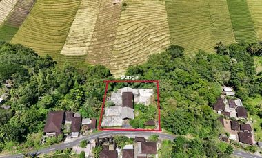 Di jual tanah berisi bangunan dekat dengan pantai