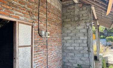 Di jual tanah berisi bangunan dekat dengan pantai