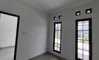 Rumah 300 jutaan di Jogja Keamanan 24 jam CCTV dan Smart Door Lock