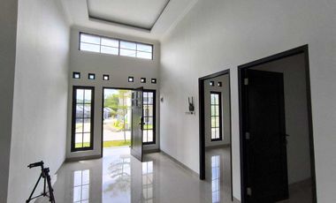 Rumah 300 jutaan di Jogja Keamanan 24 jam CCTV dan Smart Door Lock