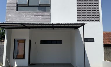 Rumah baru siaphuni di komplek margahayu saturnus bandung