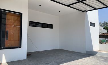Rumah baru siaphuni di komplek margahayu saturnus bandung