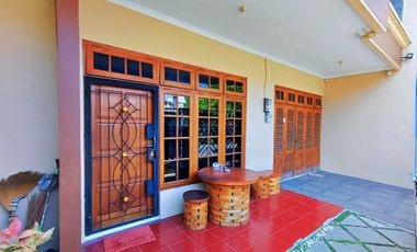 Rumah Bagus Strategis Dekat ke Tol Klodran di Tengah Kota Solo