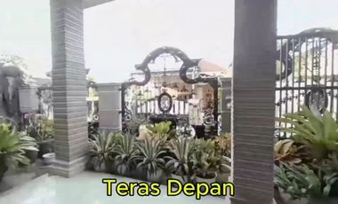 Rumah Luas 2Lt di Perkampungan ada Kolam Renang dan Kolam Ikan di Byl