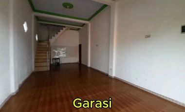 Rumah Luas 2Lt di Perkampungan ada Kolam Renang dan Kolam Ikan di Byl