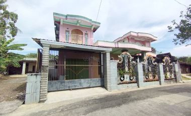 Rumah Luas 2Lt di Perkampungan ada Kolam Renang dan Kolam Ikan di Byl