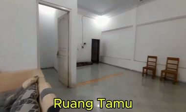 Rumah Luas 2Lt di Perkampungan ada Kolam Renang dan Kolam Ikan di Byl