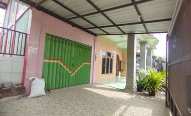 Rumah Luas 2Lt di Perkampungan ada Kolam Renang dan Kolam Ikan di Byl