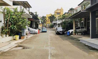 JATIWARNA BEKASI RUMAH 2 LT DALAM CLUSTER 500 M DARI PINTU TOL S695