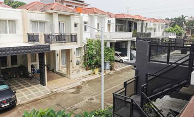 JATIWARNA BEKASI RUMAH 2 LT DALAM CLUSTER 500 M DARI PINTU TOL S695