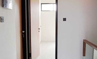 PD GEDE HOUSING RUMAH BARU READY UNIT 2 LT INDUSTRIAL MINIMALIS S302A
