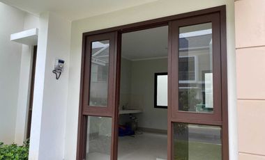 CLUSTER BURGUNDY SUMARECON RUMAH 2 LT KONDISI KOSONG SIAP HUNI S671