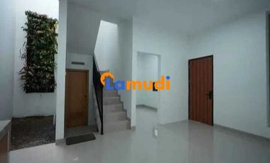 Rumah minimalis 2 lantai harga terjangkau